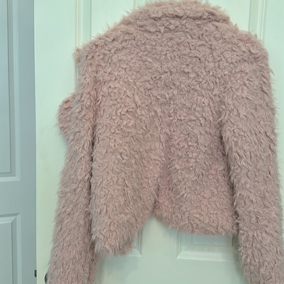 Selfie plush faux fur jacket. Small. Dusty rose color - Picture 5 of 6